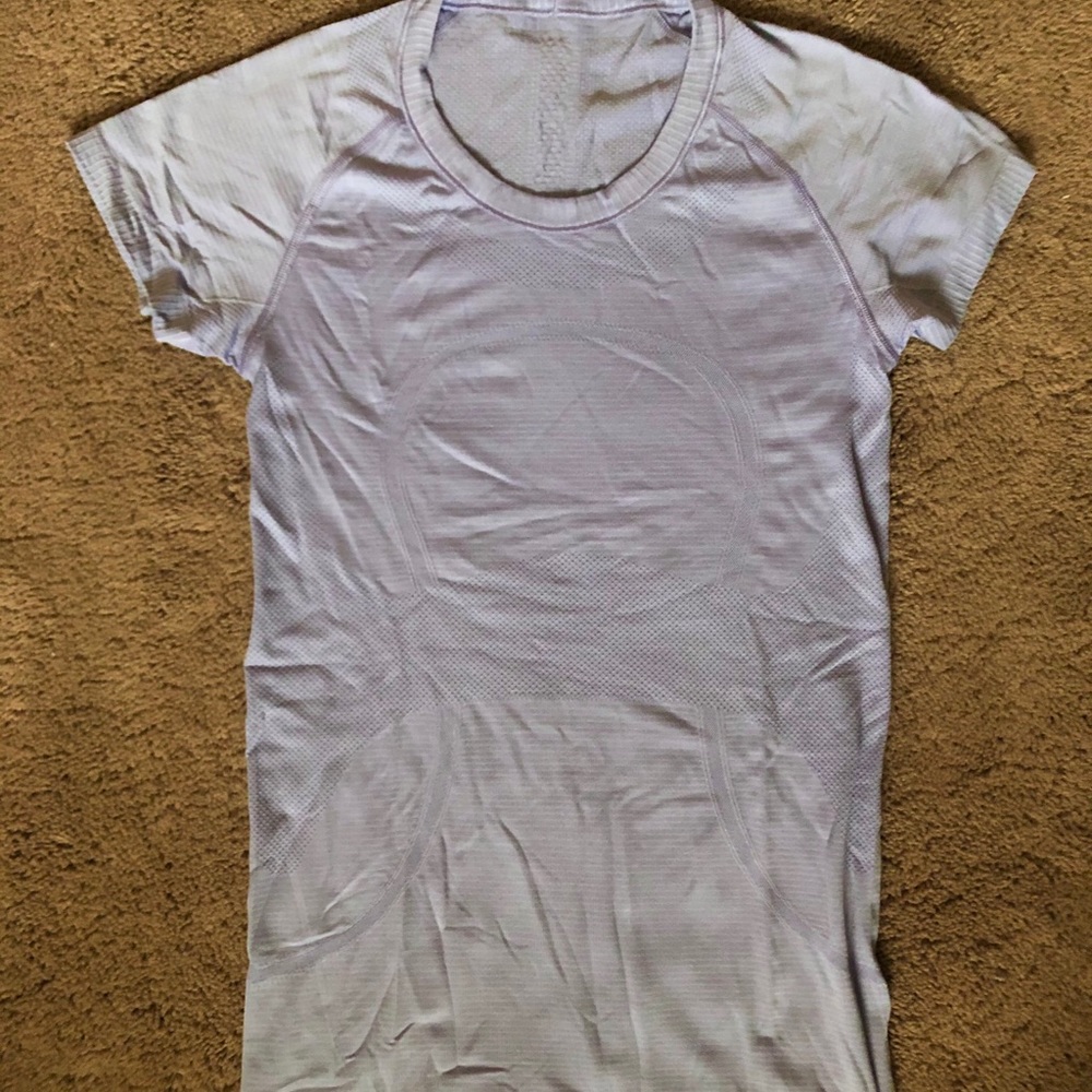 Lululemon short sleeve athletic shirt